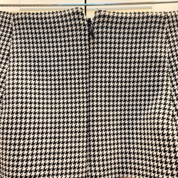 Banana Republic Houndstooth Pencil Skirt Size 0 - Picture 4 of 8